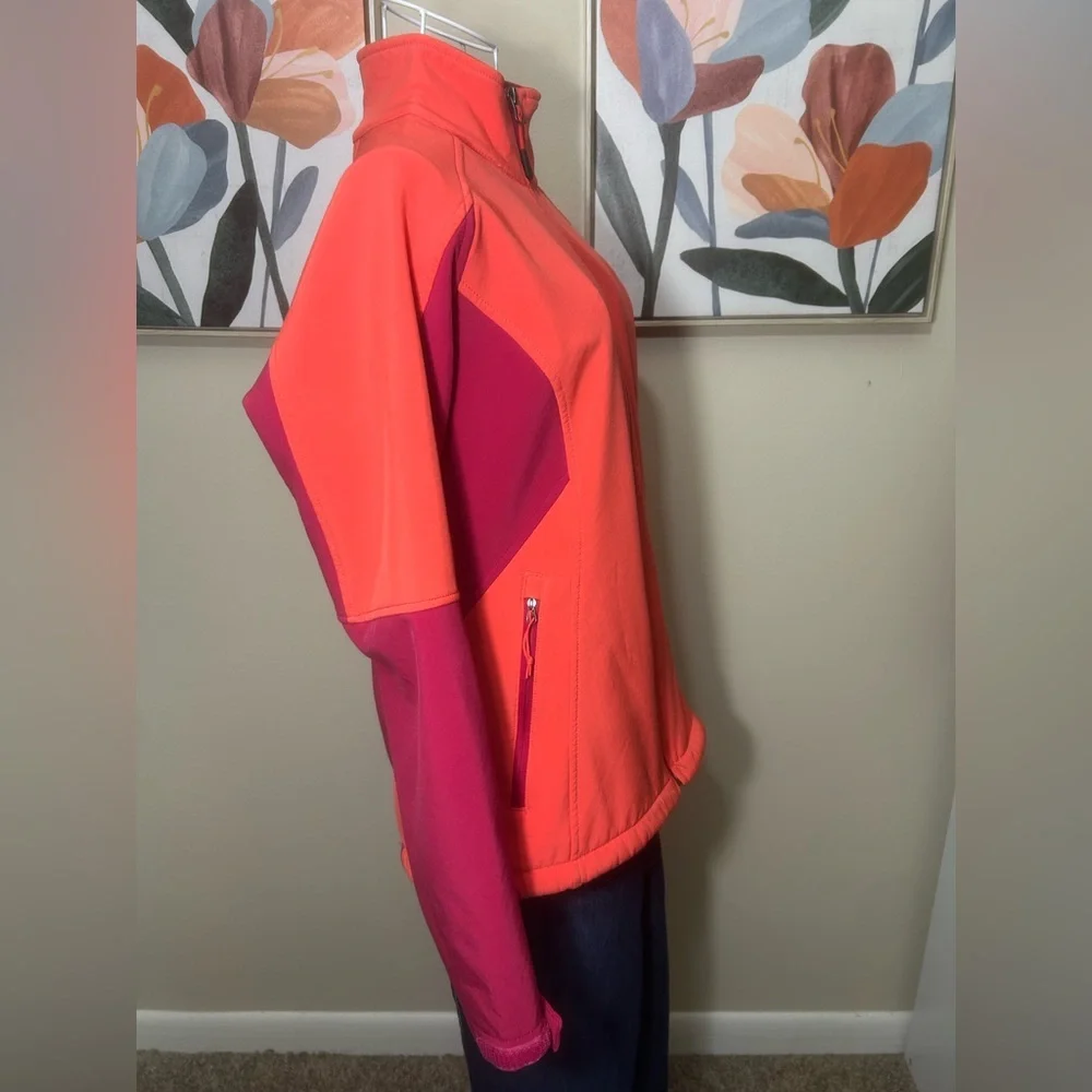 The North Face Women's Vibrant Orange and Pink Spring Jacket - Picture 7 of 16